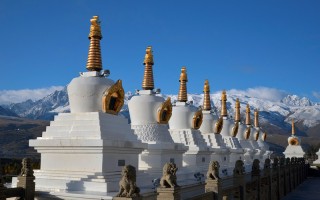 贡嘎雪山到底有多高？站在7556米前，才懂什么叫蜀山*