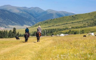 康定三月，我在木格措遇见了一场不*的旅行