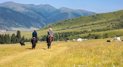 康定三月，我在木格措遇见了一场不*的旅行